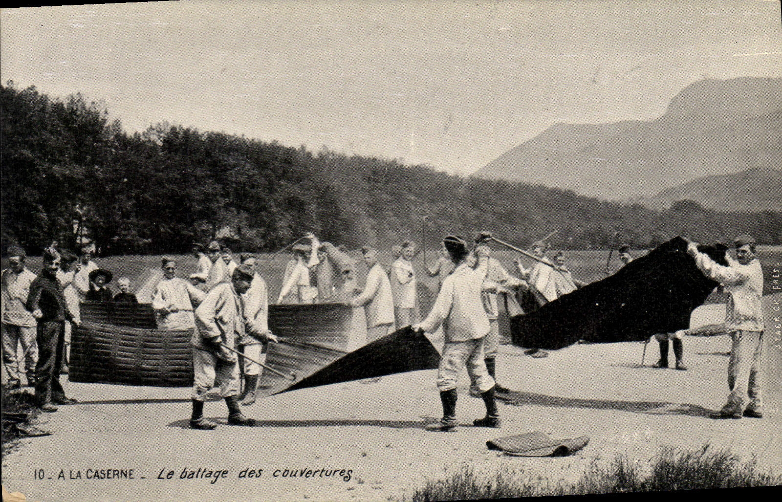VINTAGE POSTCARD Militaria the beating of the covers