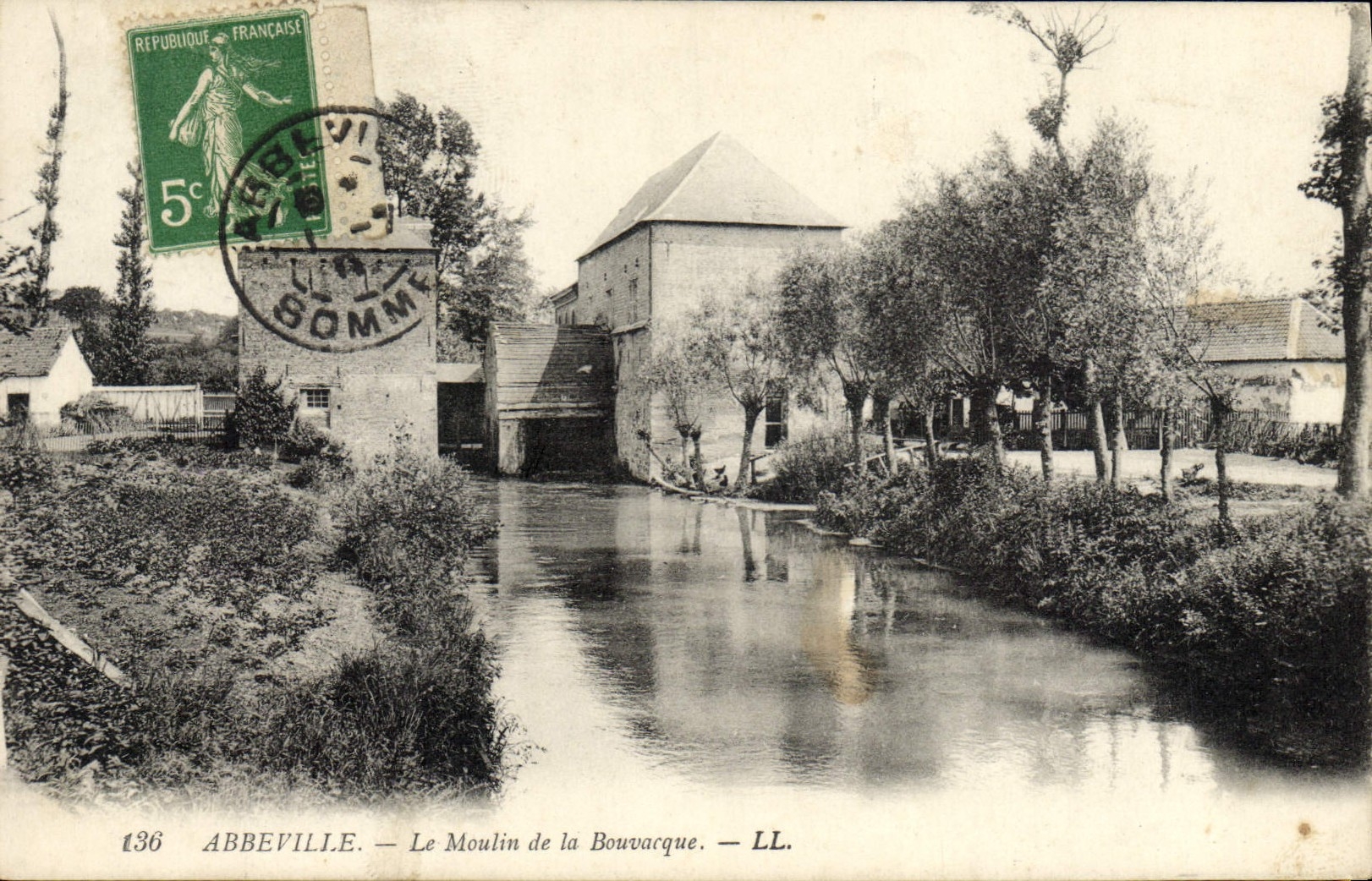 CPA Moulin a eau Abbeville Le moulin de la Bouvacque