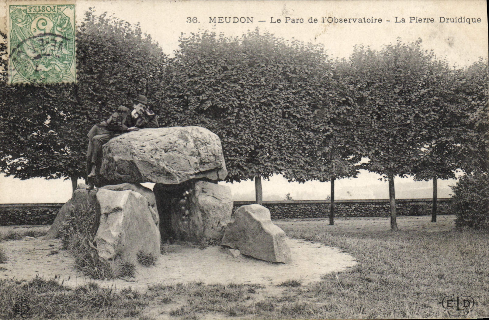 Menhir de Meudon del dolmen de la POSTAL de la VENDIMIA el parque de la piedra druidic del observatorio