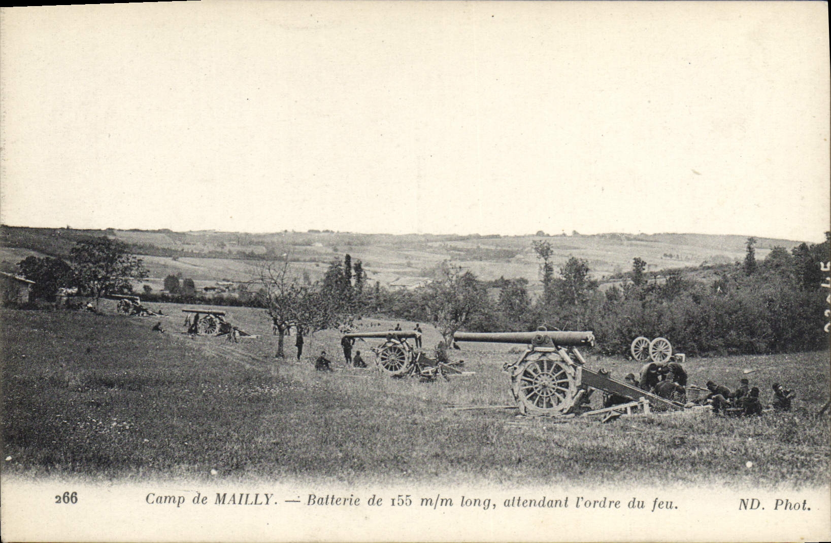 VINTAGE POSTCARD Militaria Camp of Mailly Battery of 155 mm long