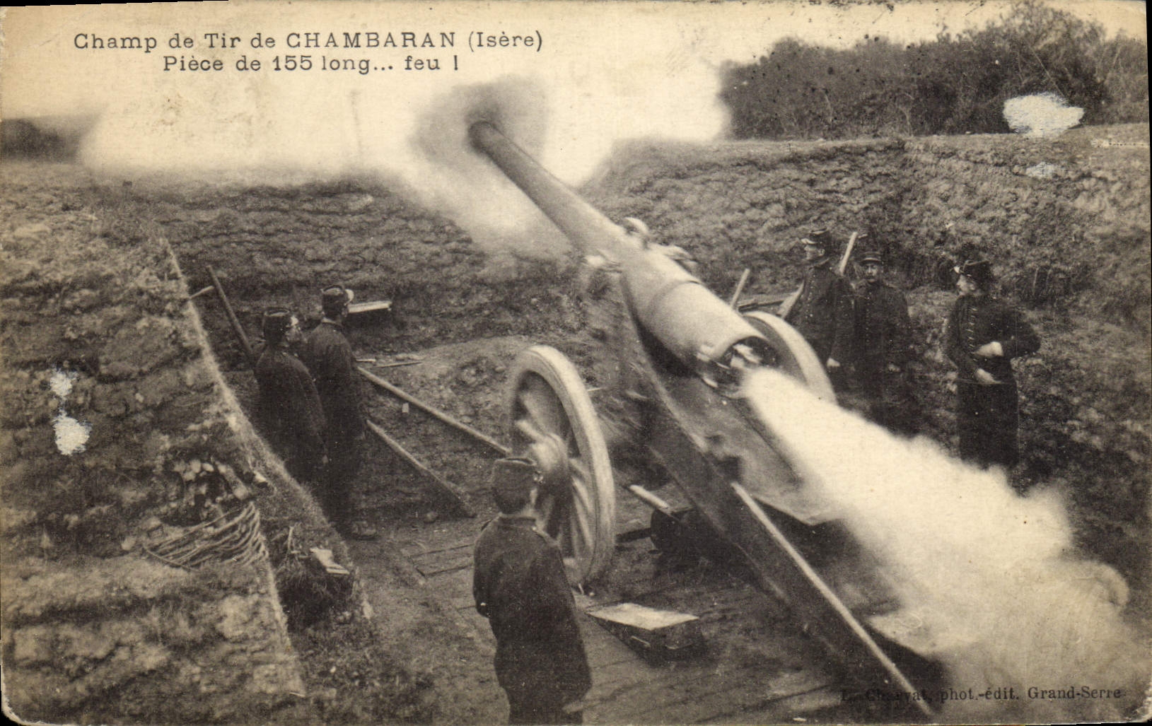 CPA Militaria Champ de tir de Chambaran Piece de 155 long feu