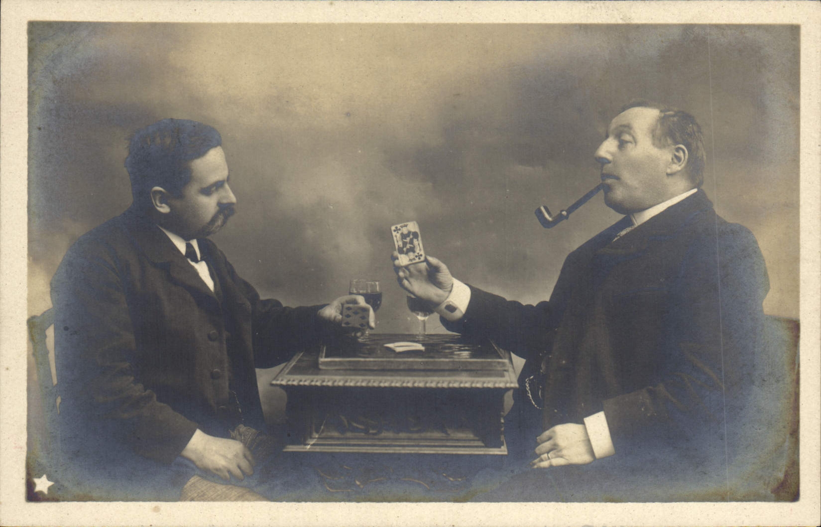 VINTAGE POSTCARD Trade Postcards Card player