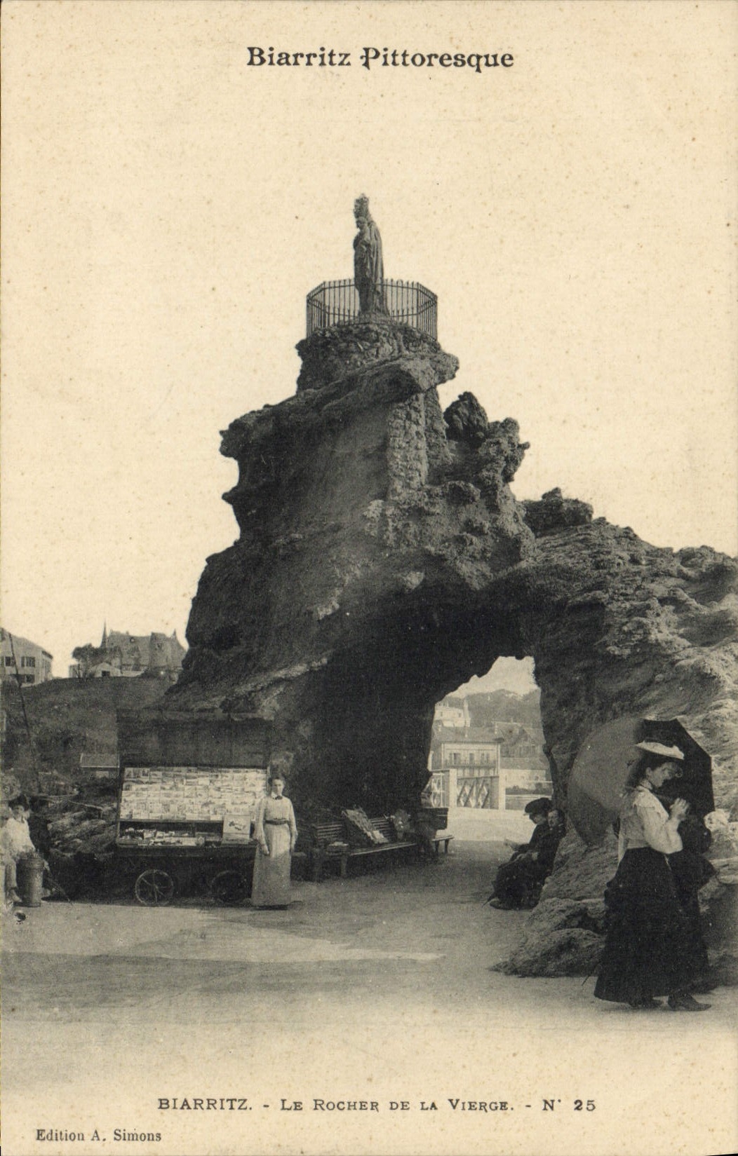 CPA Commerce Cartes postales Biarritz Le rocher de la Vierge TOP