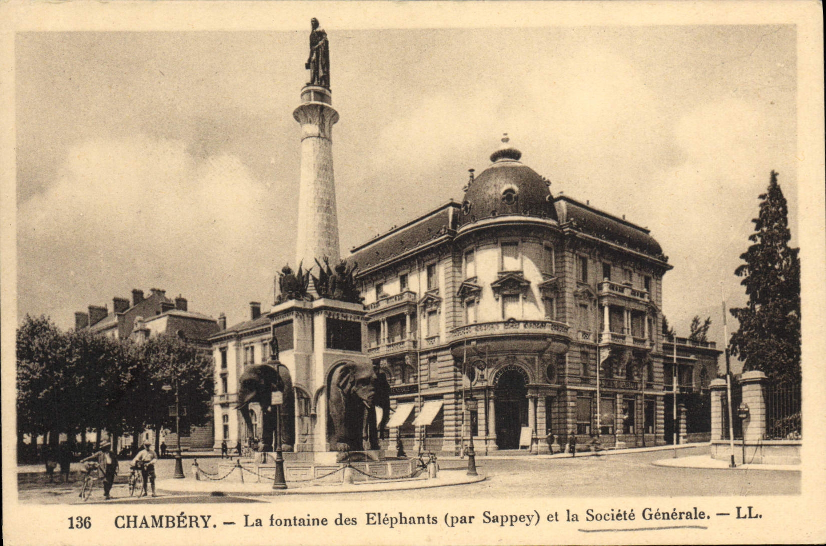 CPA Banque Chambery La fontaine des Elephants La Societe Generale