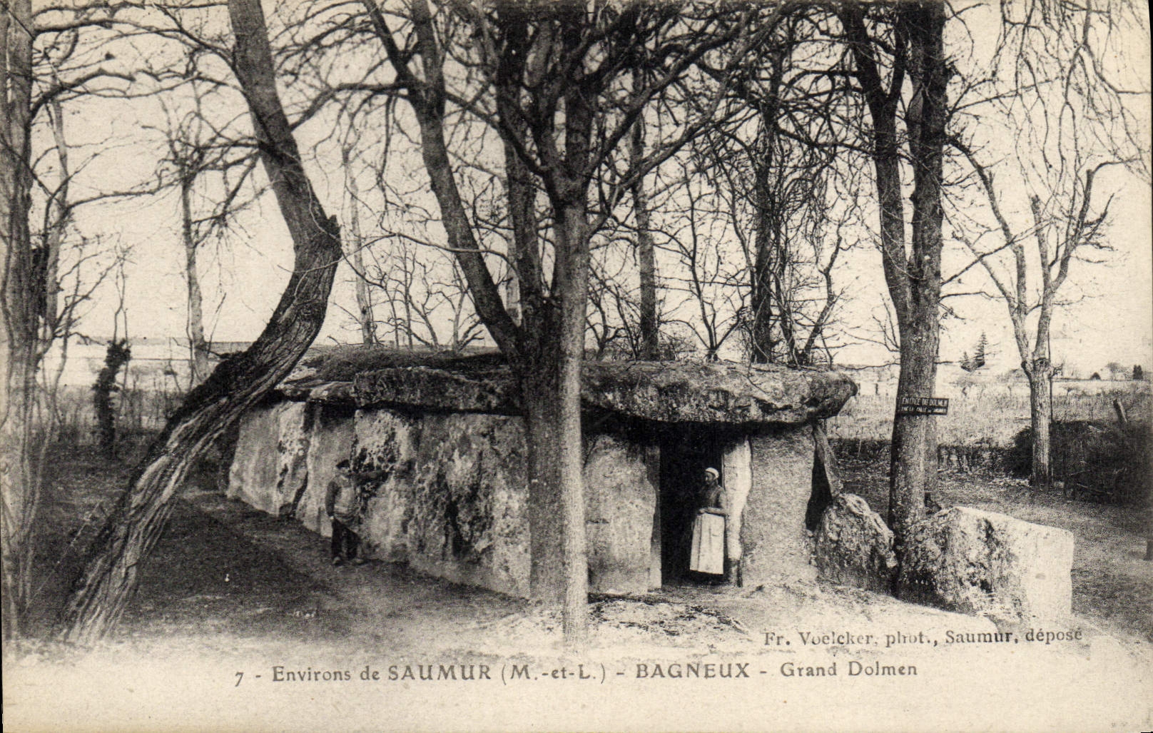 VINTAGE POSTCARD Dolmen Menhir Surroundings of Saumur Bagneux Large dolmen
