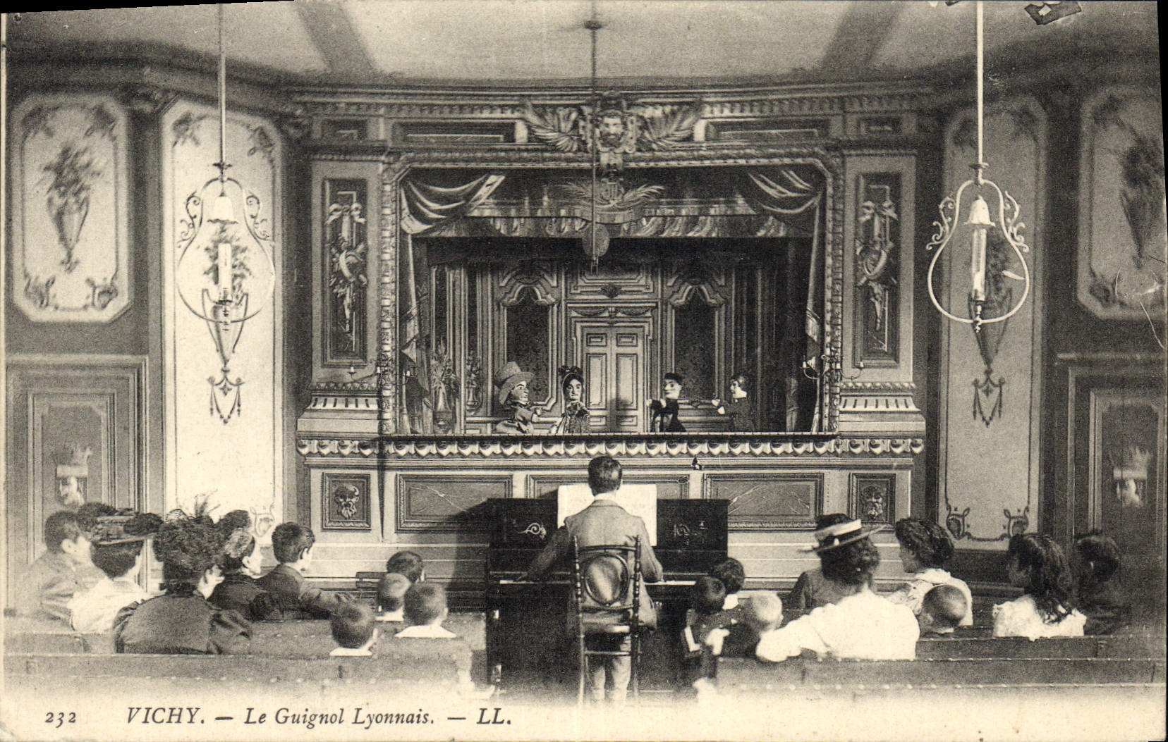 CPA Theatre Vichy Le Guignol Lyonnais 