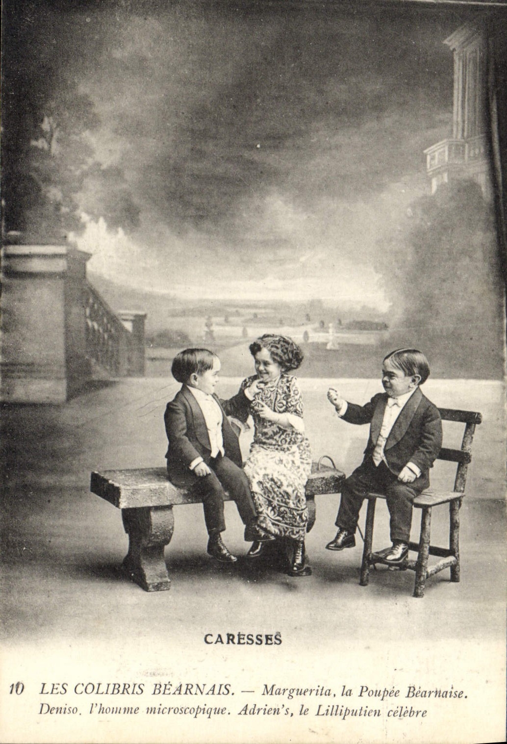 Los enanos del enano de la POSTAL de la VENDIMIA acarician a habitante de los colibríes del habitante del cabezal de Béarn Marguerita Deniso de Béarn