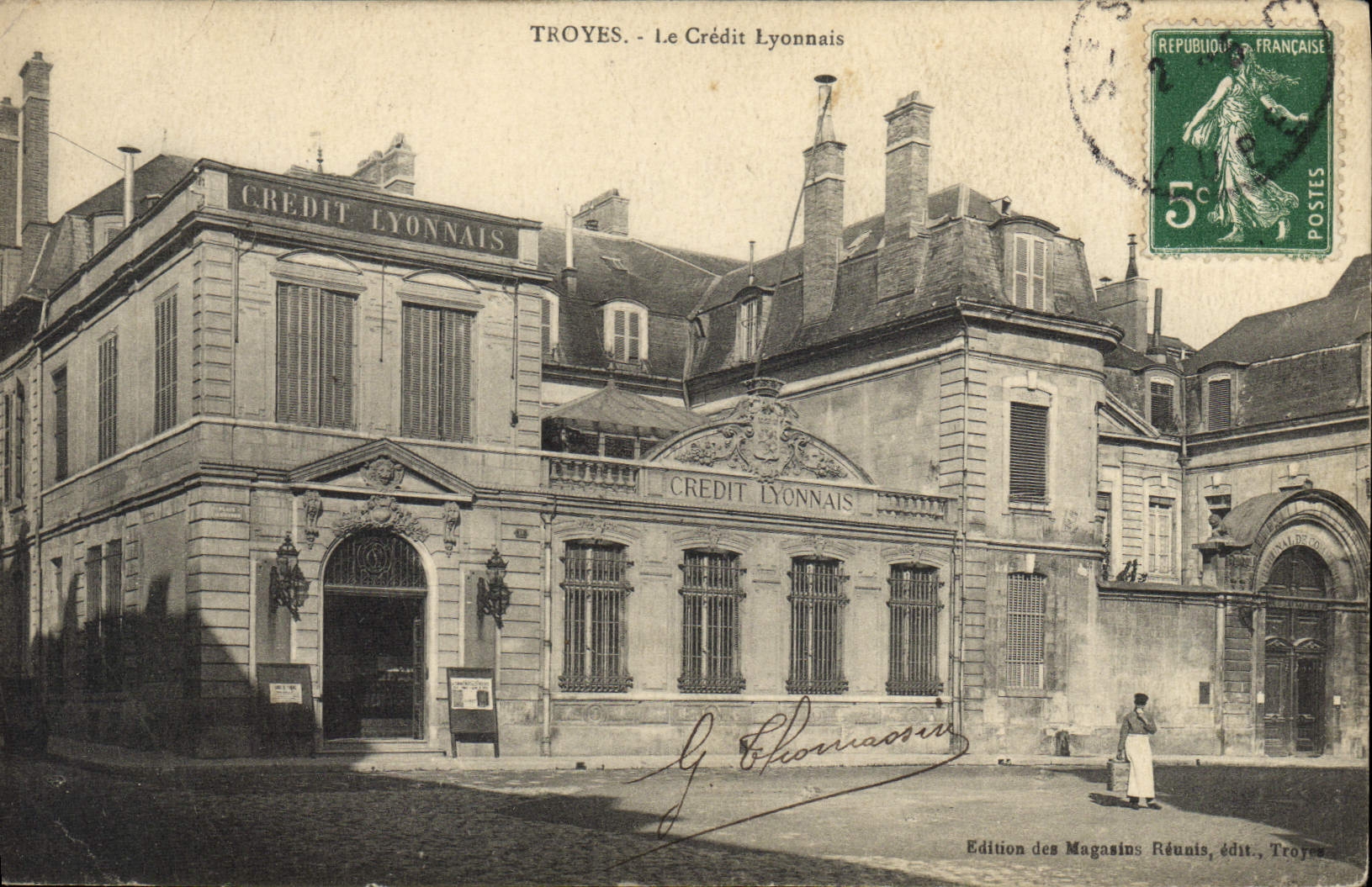 VINTAGE POSTCARD Bank Troyes Crédit Lyonnais