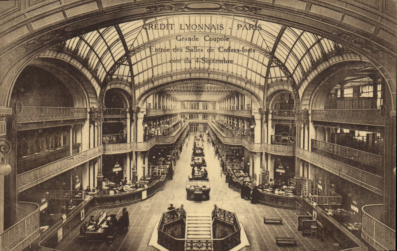 VINTAGE POSTCARD Bank Paris Crédit Lyonnais Large Entered cupola of the strong strongrooms