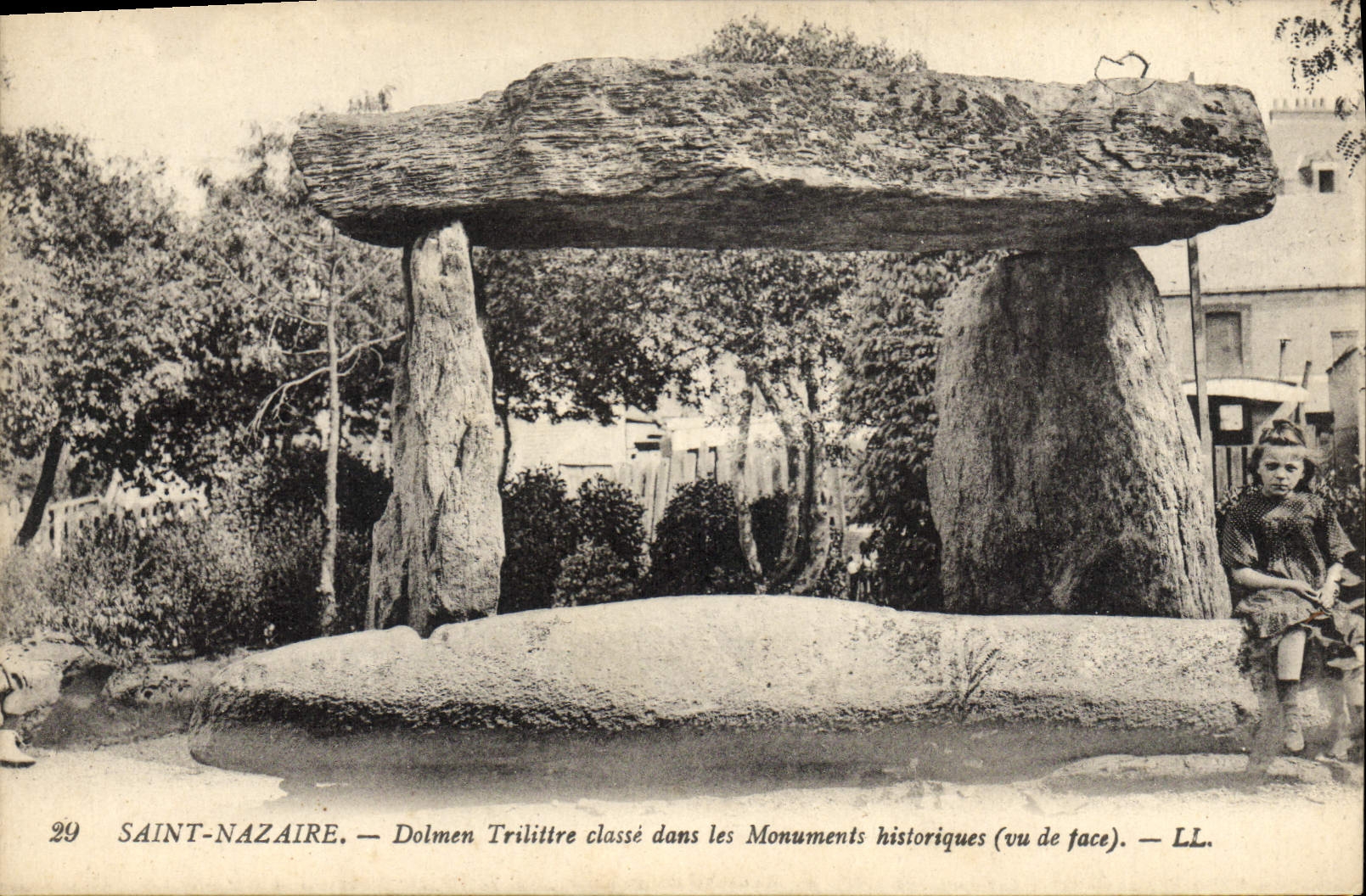 VINTAGE POSTCARD Dolmen Menhir Saint Nazaire Dolme trilitre Child Folklore