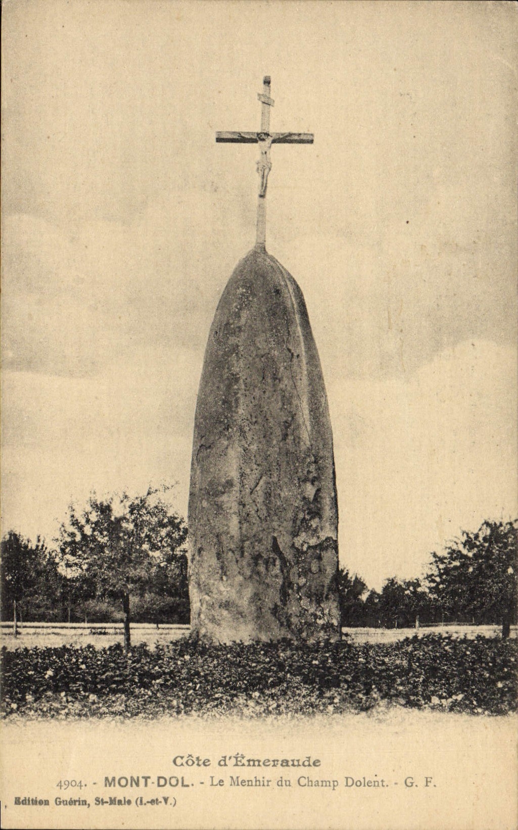 VINTAGE POSTCARD Dolmen Menhir Mount Fraud the menhir of the Field Pare