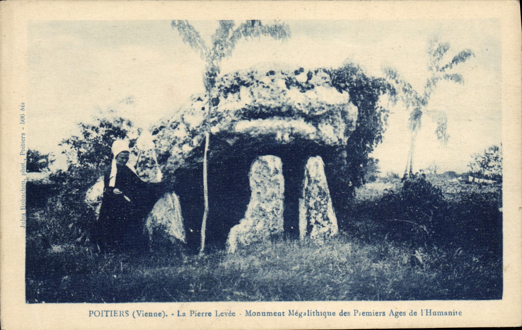 VINTAGE POSTCARD Dolmen Poitiers Menhir raised stone