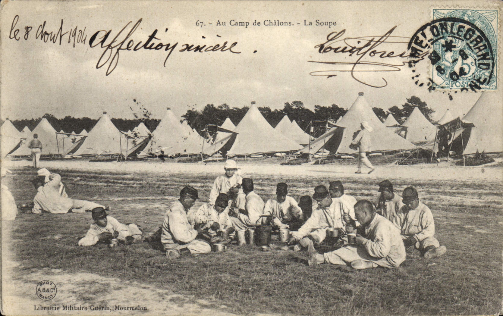 CPA Militaria Au camp de Chalons La soupe