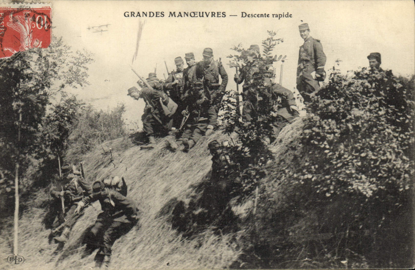 CPA Militaria Les grandes manoeuvres Infanterie Descente rapide