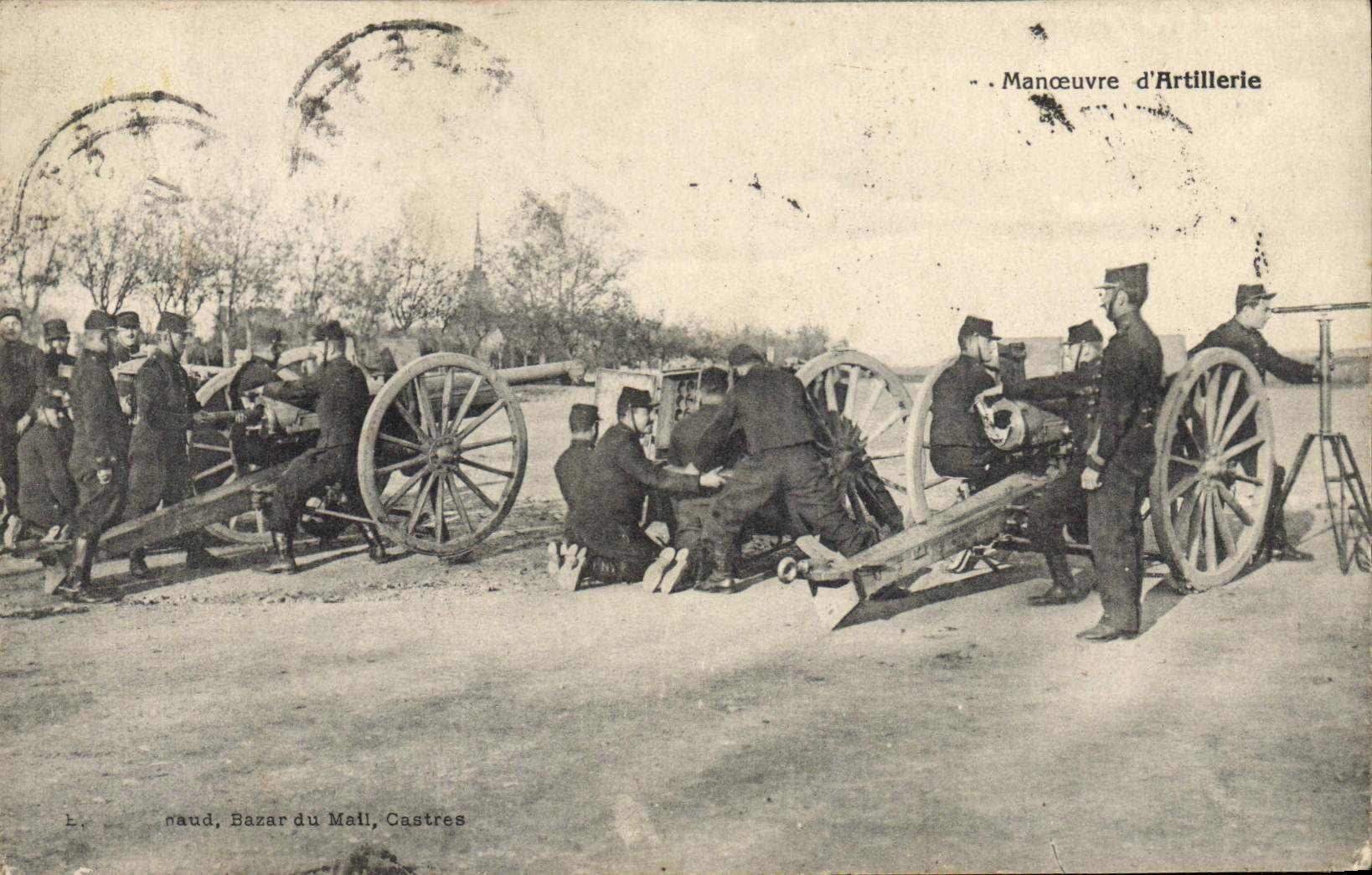 CPA Militaria Manoeuvres d'artillerie 