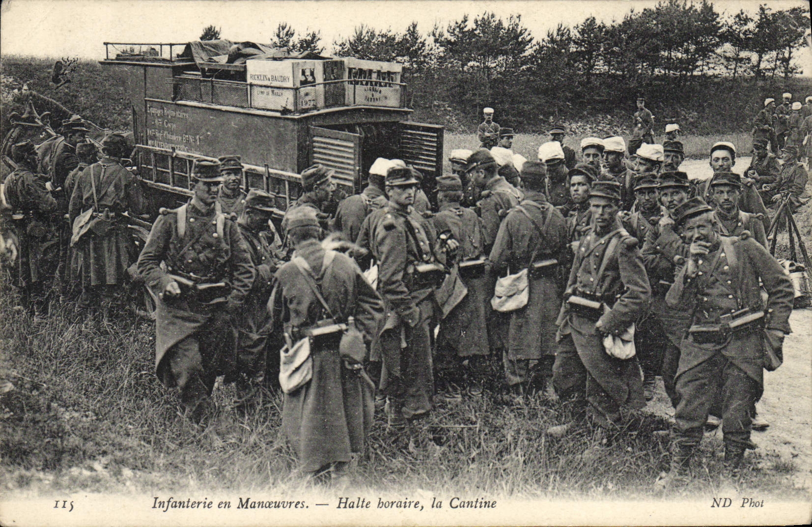 La infantería de Militaria de la POSTAL de la VENDIMIA en tiempo de las operaciones para la cantina