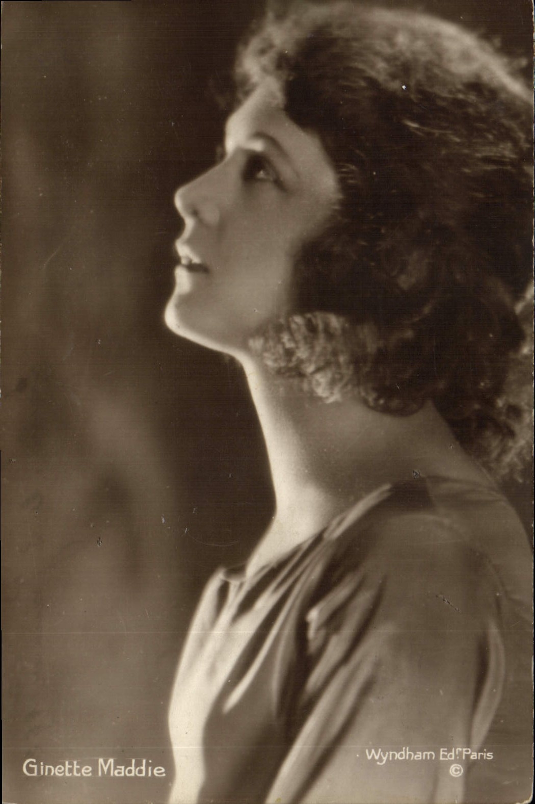 POSTAL MODERNA cine Ginette Maddie