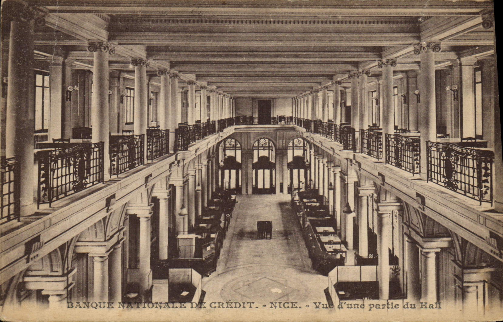 CPA Banque Nationale de Credit Nice Vue d'une partie du Hall