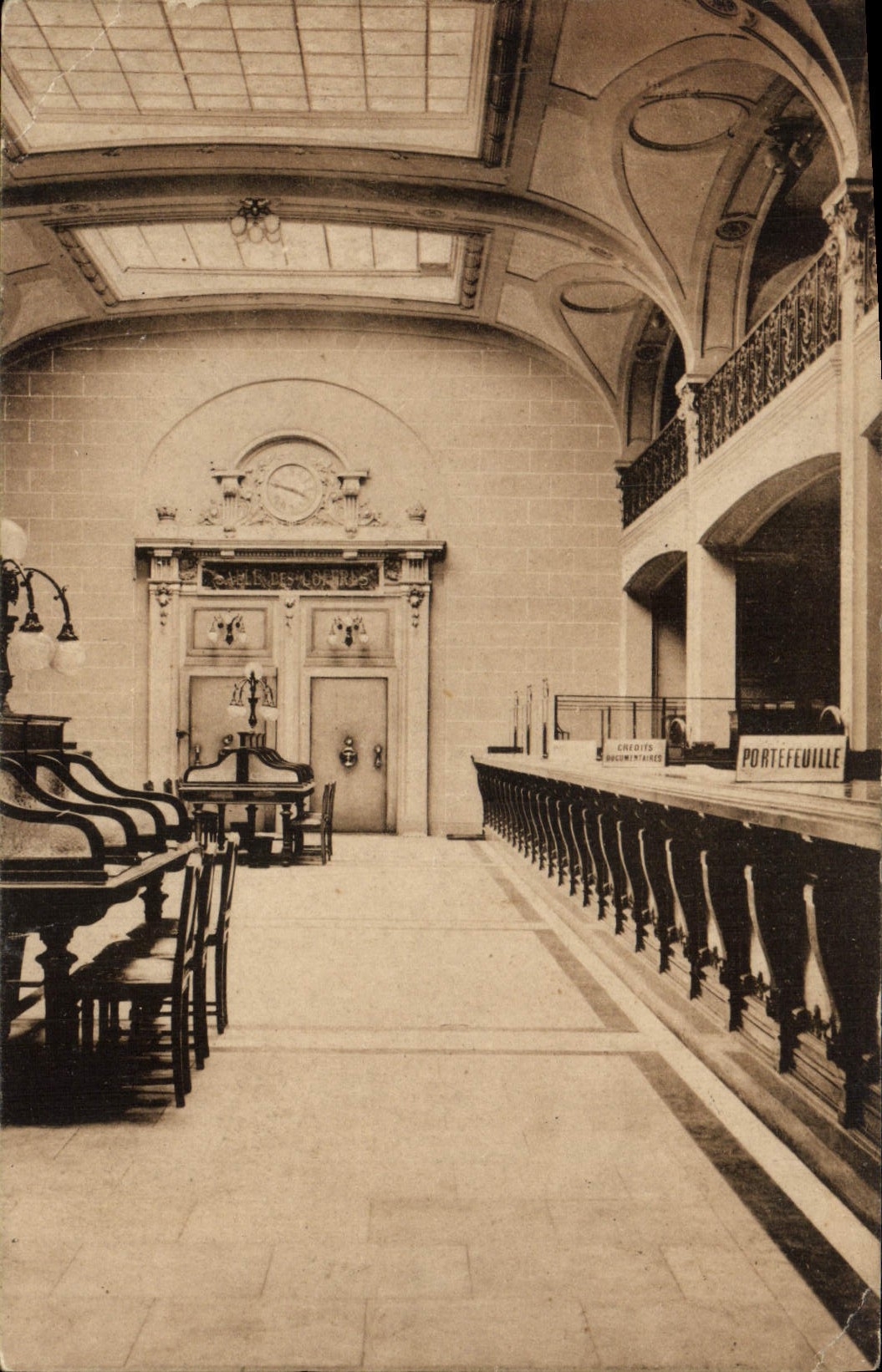 VINTAGE POSTCARD Banque Banca Commerciale Italiana Sits of Nice