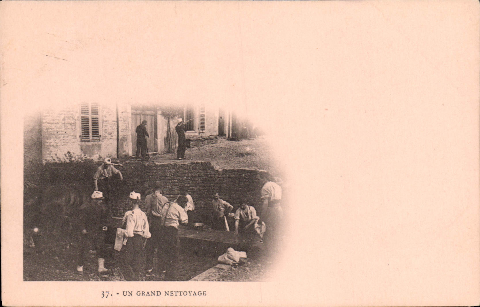 CPA Militaria Un grand nettoyage