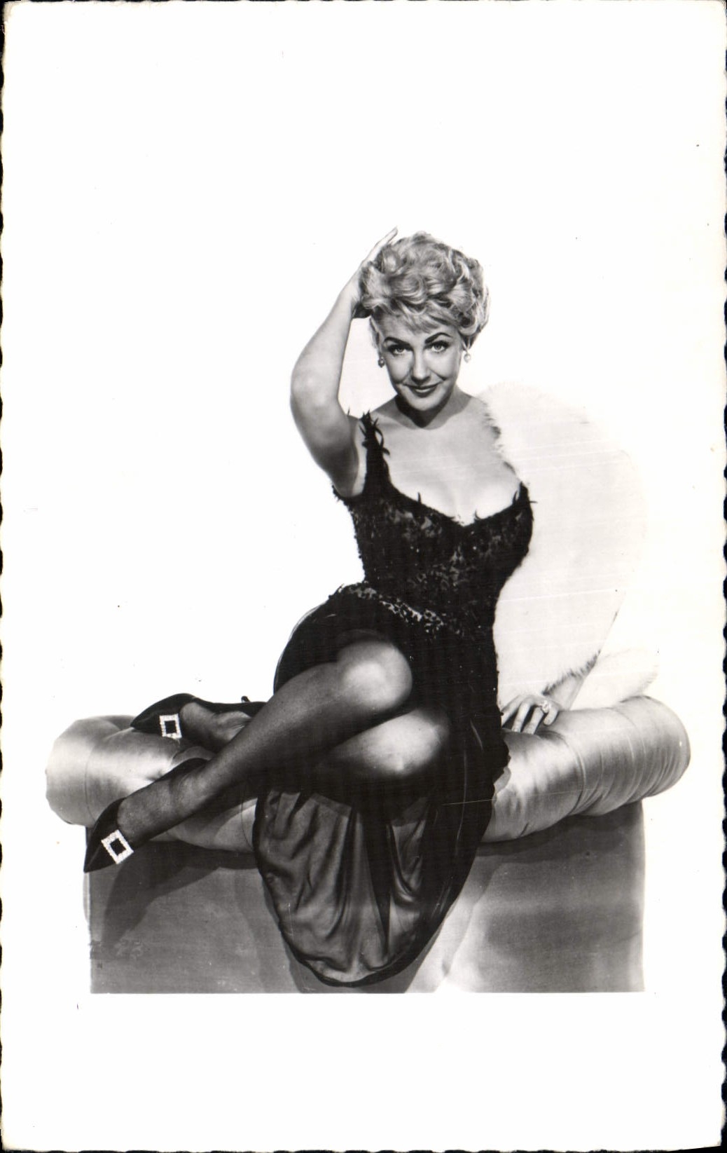 POSTAL MODERNA mac Donald de Maria del cine el cabrito fuera del kimono