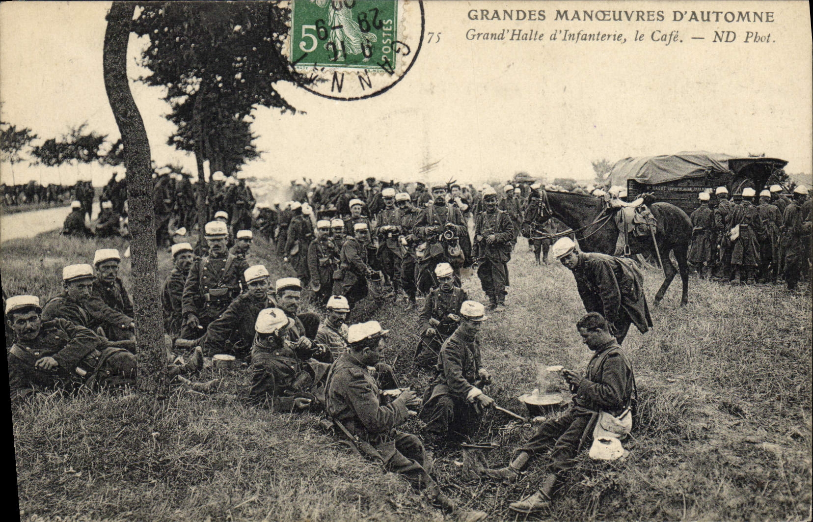 Maniobras del ejército de Militaria de la POSTAL de la VENDIMIA del alto grande del otoño del café de la infantería