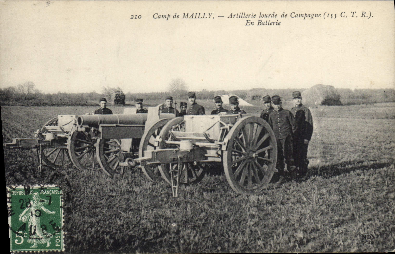 CPA Militaria Camp de Mailly Artillerie lourde de Campagne En batterie