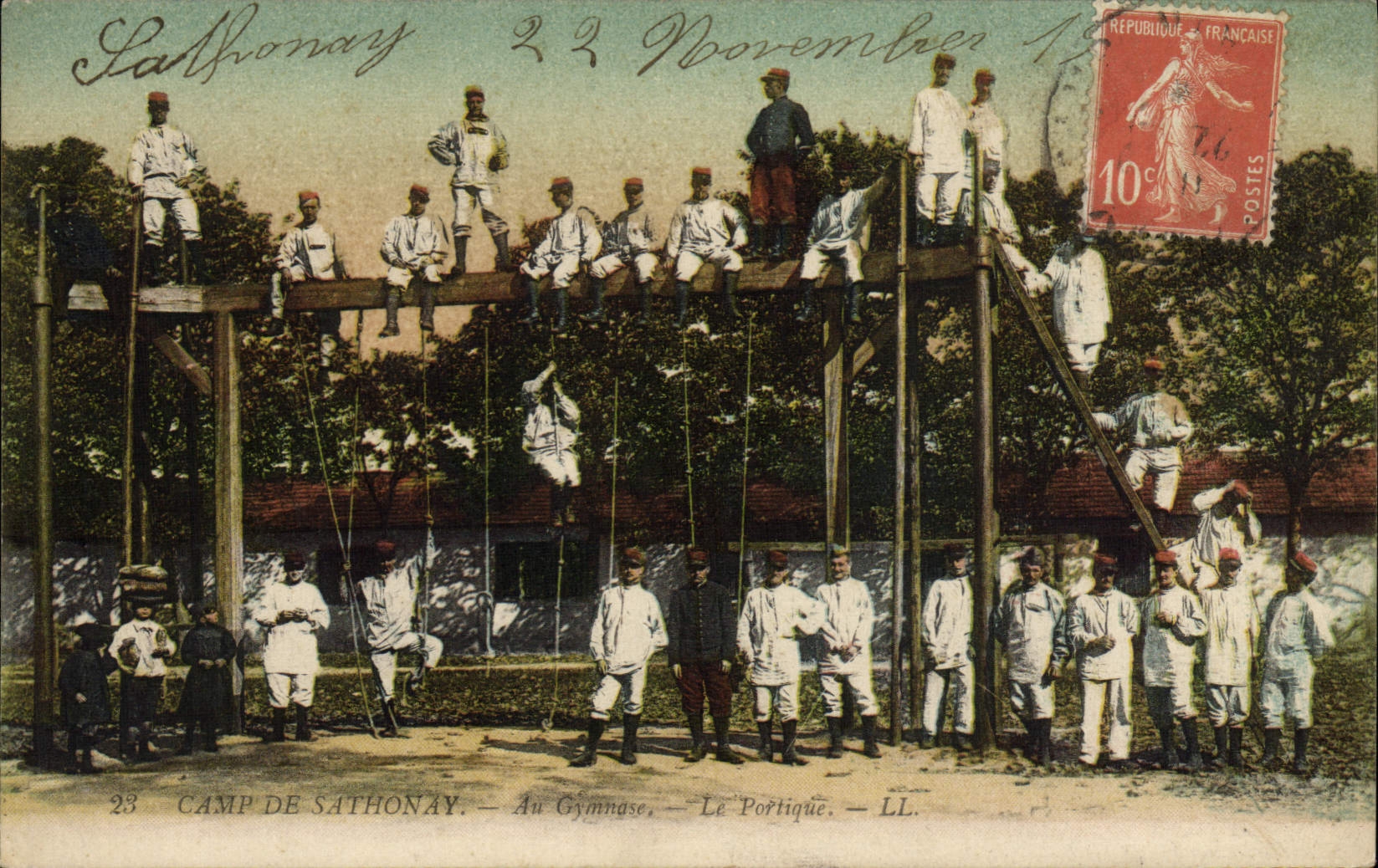 CPA Militaria Camp de Cathonay Au gymnase Le portique 