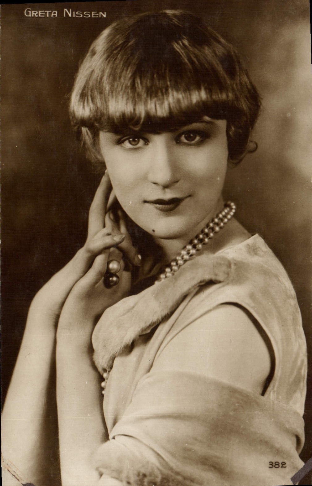 POSTAL MODERNA cine Greta Nissen