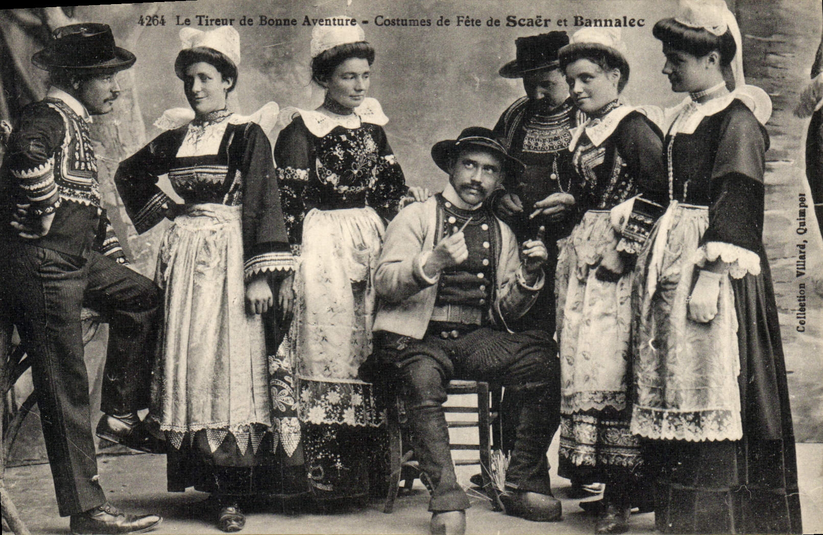 VINTAGE POSTCARD Cartomancy Clairvoyance Folklore the gunner of Good adventure Costumes of festival of Scaer and Bannalec