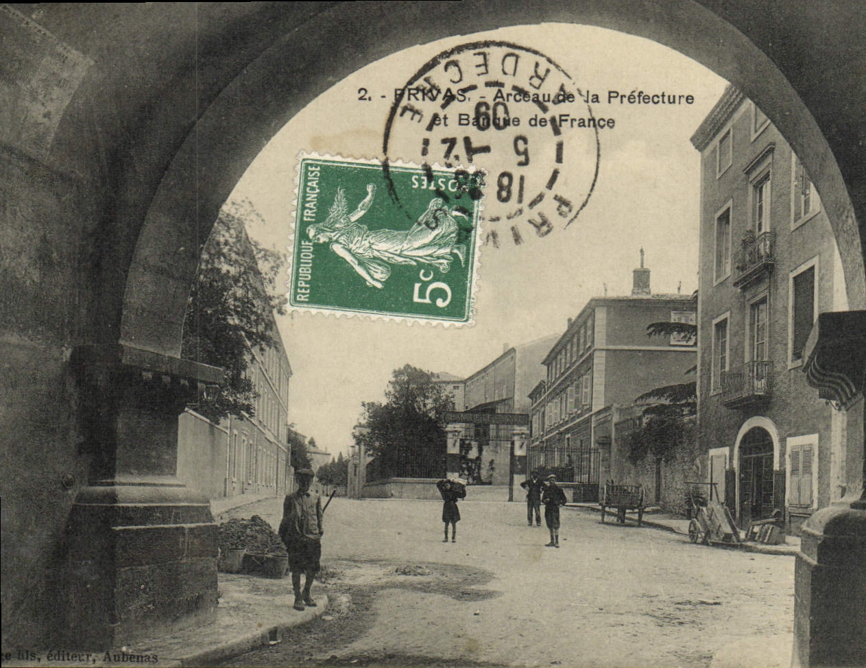 VINTAGE POSTCARD Banque Deprived Arch of the prefecture and Banque de France