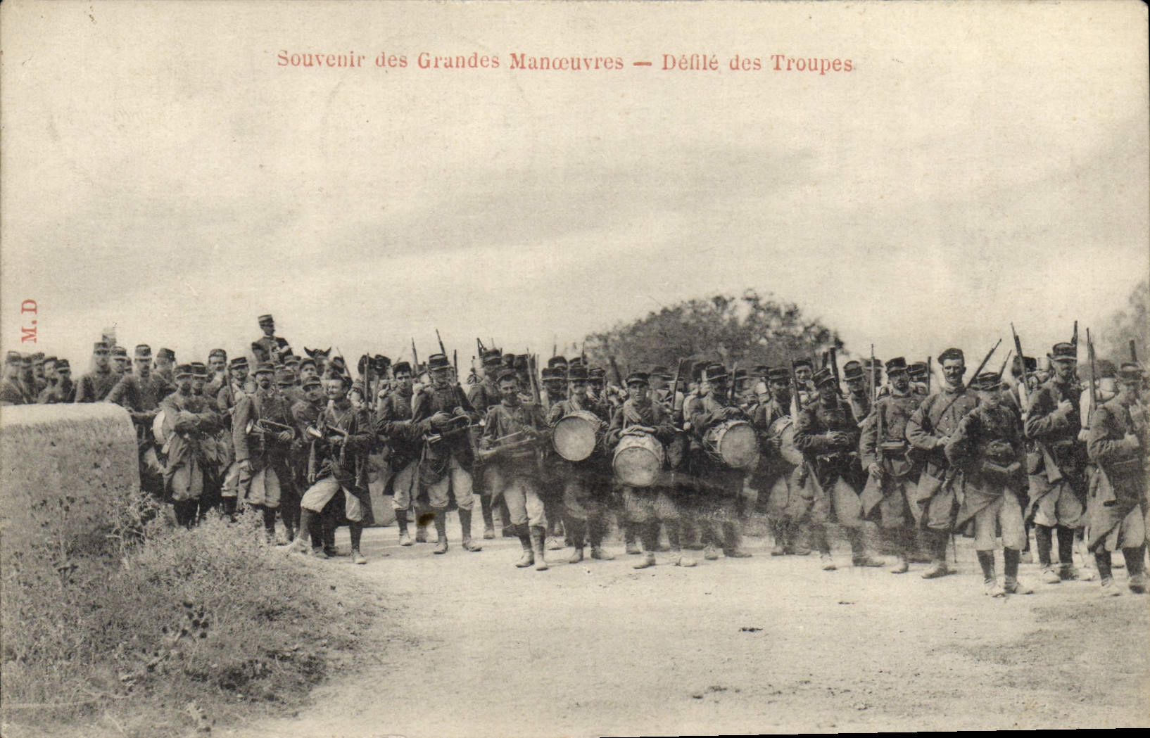 CPA Militaria Defile des troupes 