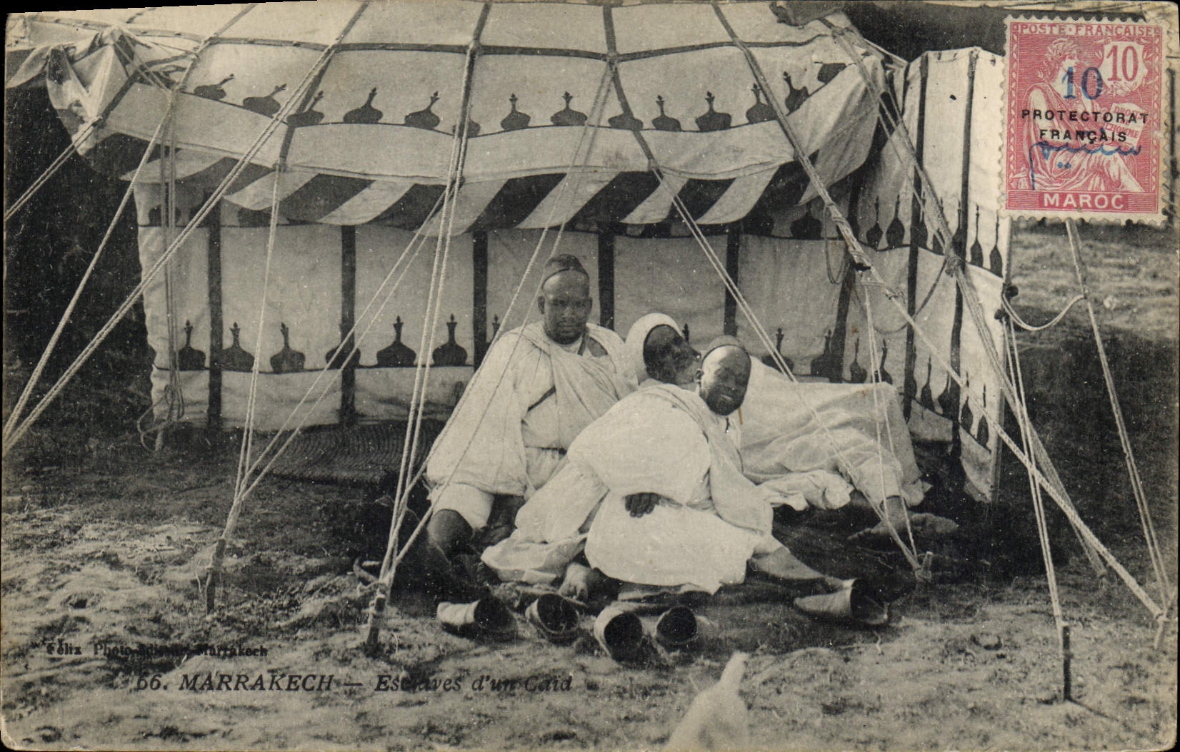 CPA Marrakech Esclaves d'un Caid Maroc