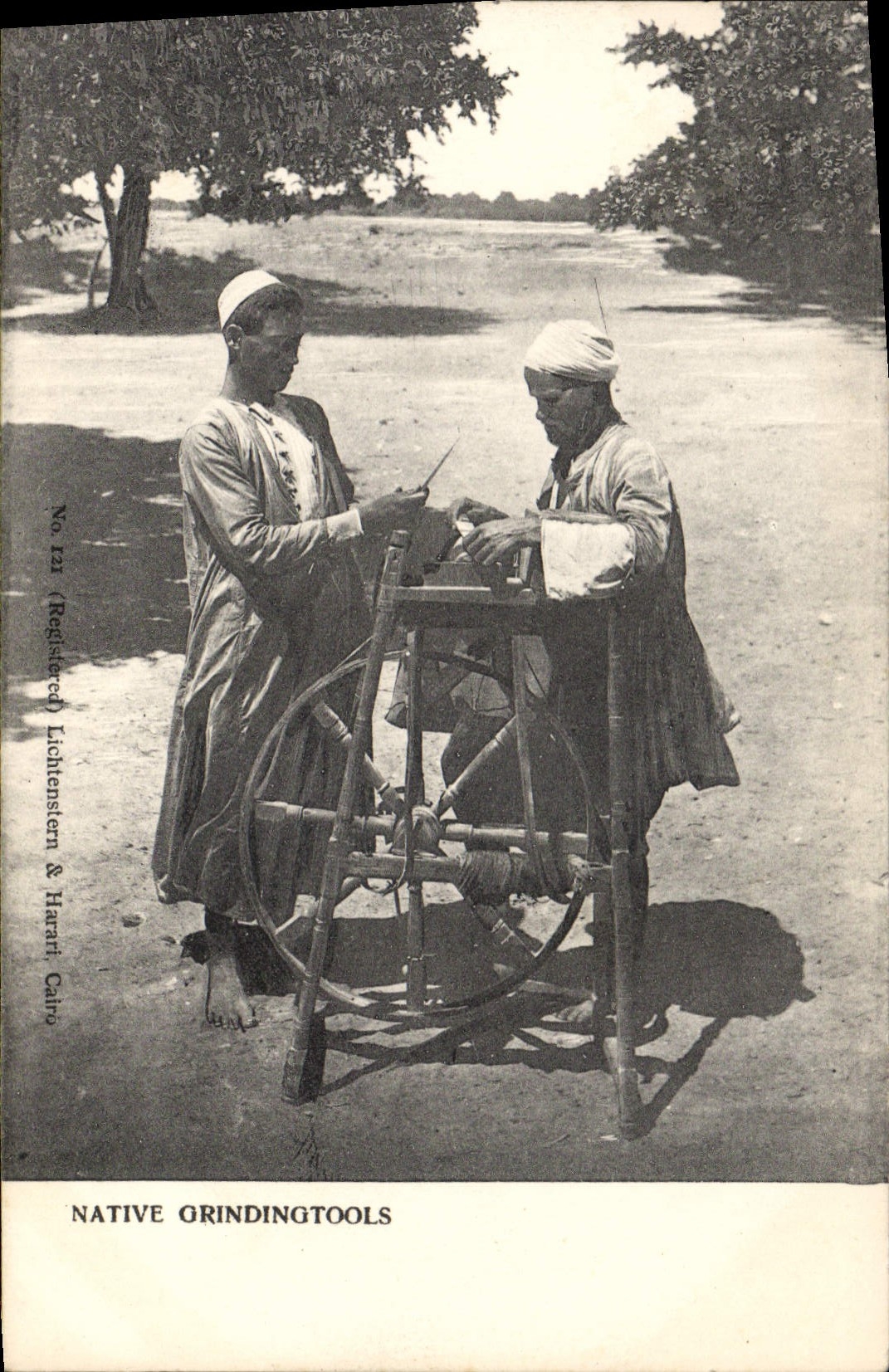 VINTAGE POSTCARD Native Grindingtools Grinder Egypt Egypt