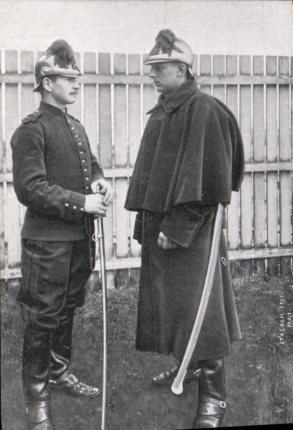 CPA Militaria Artillerie Nouvelle grande tenue Canonniers conducteurs