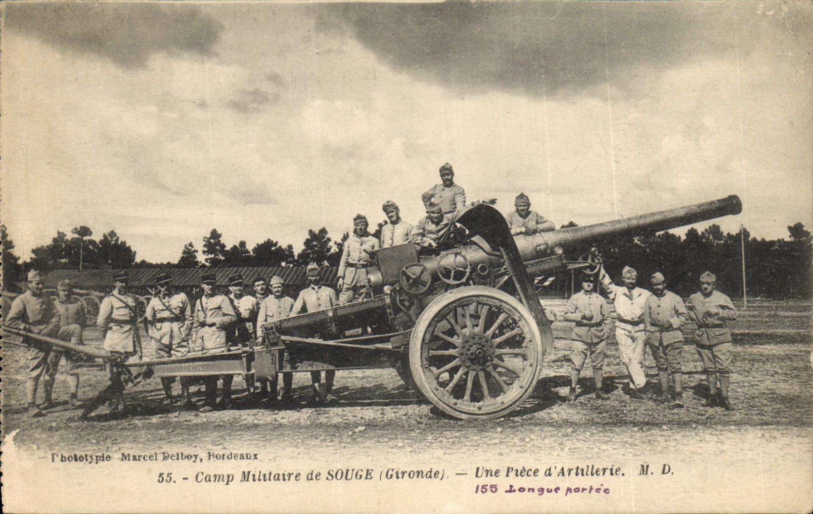 CPA Militaria Camp militaire de Souge Une piece d'artillerie