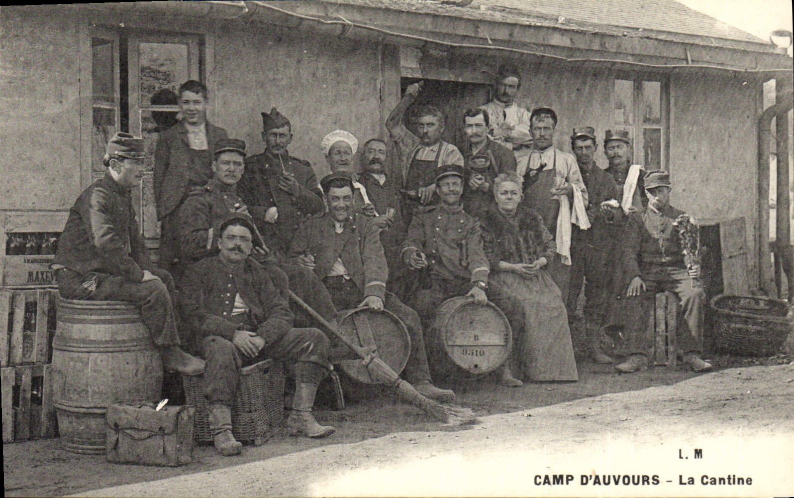 CPA Militaria Camp d'Auvours La cantine
