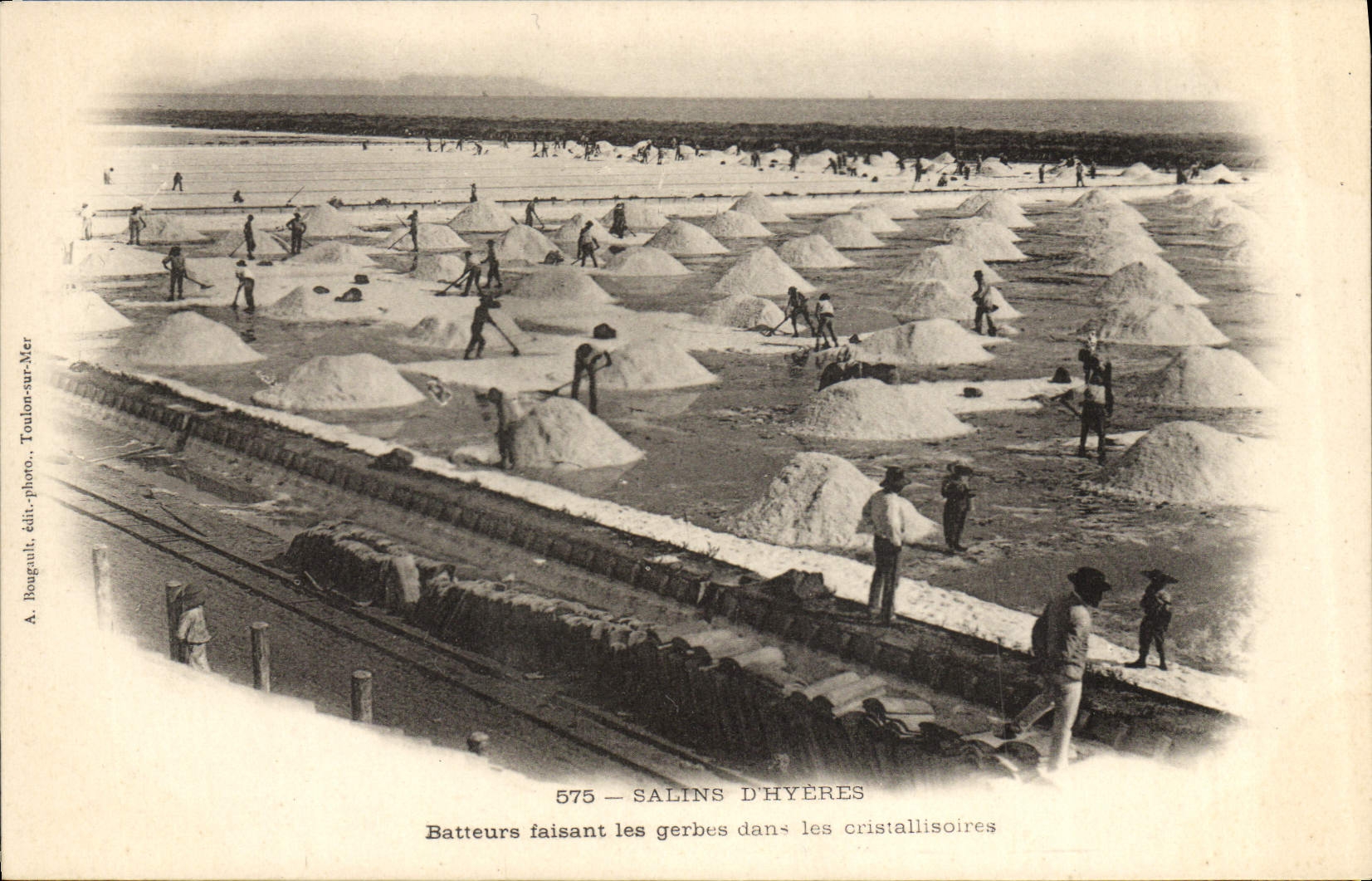 VINTAGE POSTCARD Folklore Saline Saline Marshes D' Hyeres Beaters making the sheaves in the cristallisoires
