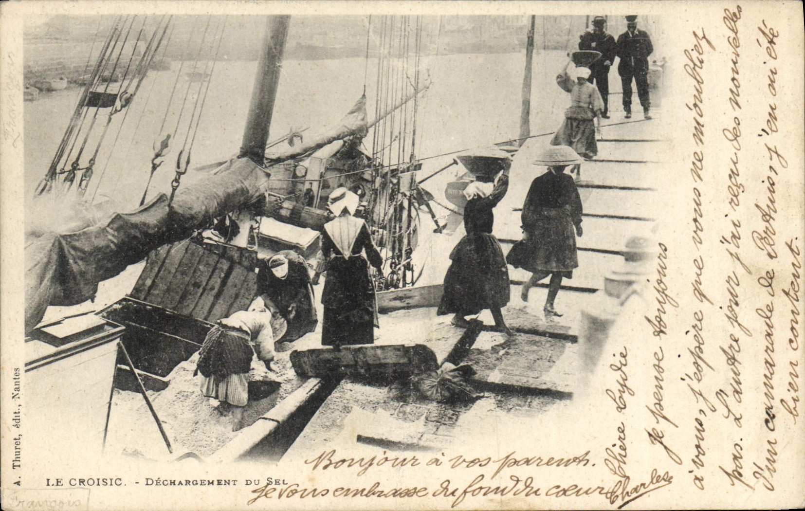 VINTAGE POSTCARD Folklore Salt-water Marshes Croisic Unloading of salt