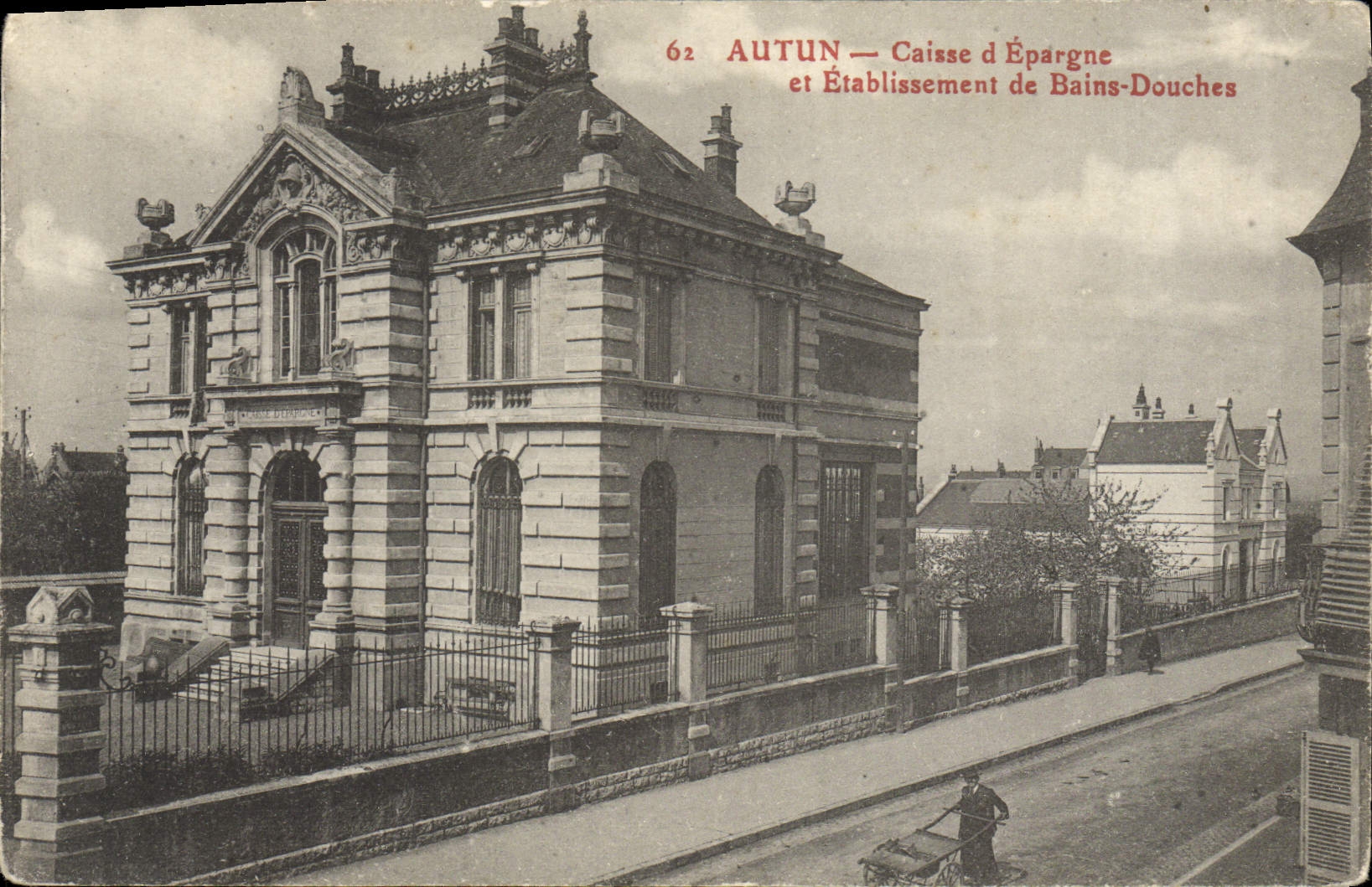 CPA Banque Autun Caisse d'Epargne et etablissement des Bains Douches
