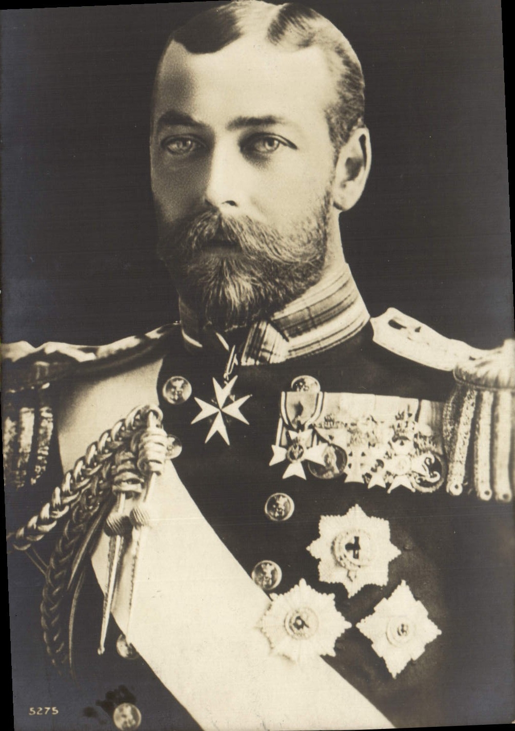VINTAGE POSTCARD George V King off England