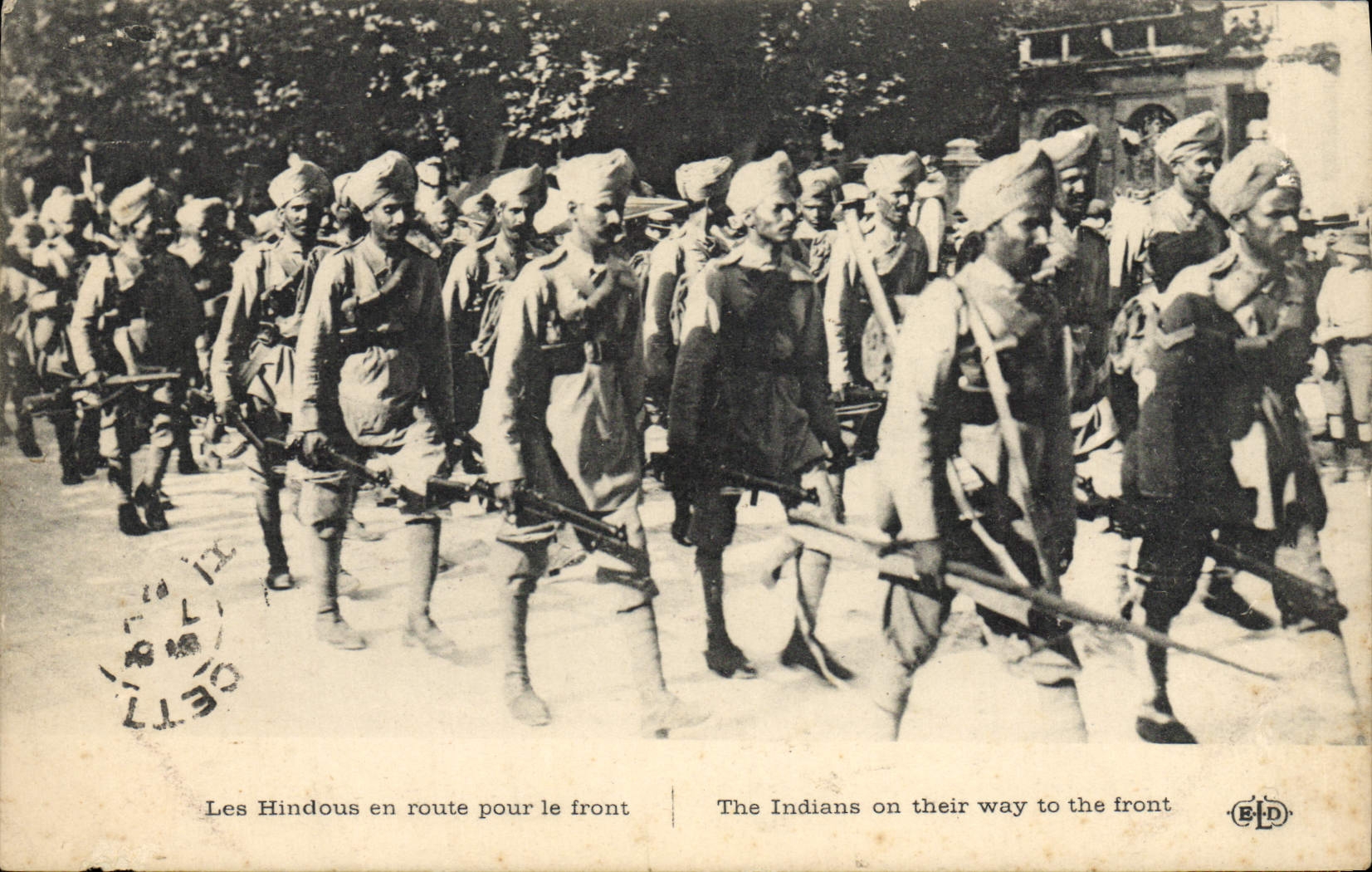 VINTAGE POSTCARD Militaria Hindus on the way for the face