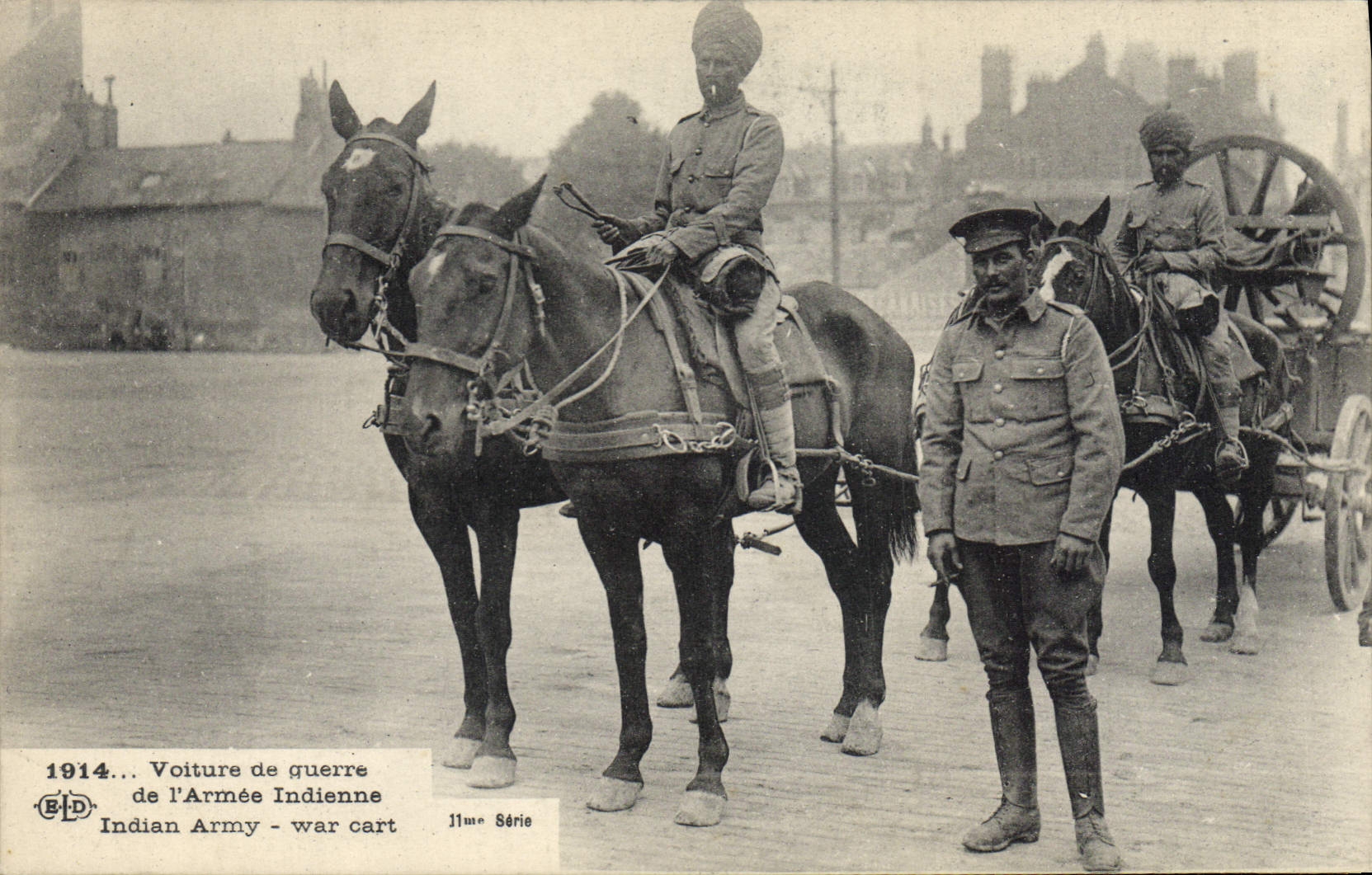 VINTAGE POSTCARD Militaria Conveys war of the Indian army