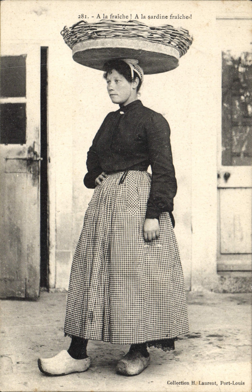 POSTAL de la VENDIMIA con el fraiche con el fraiche de la sardina