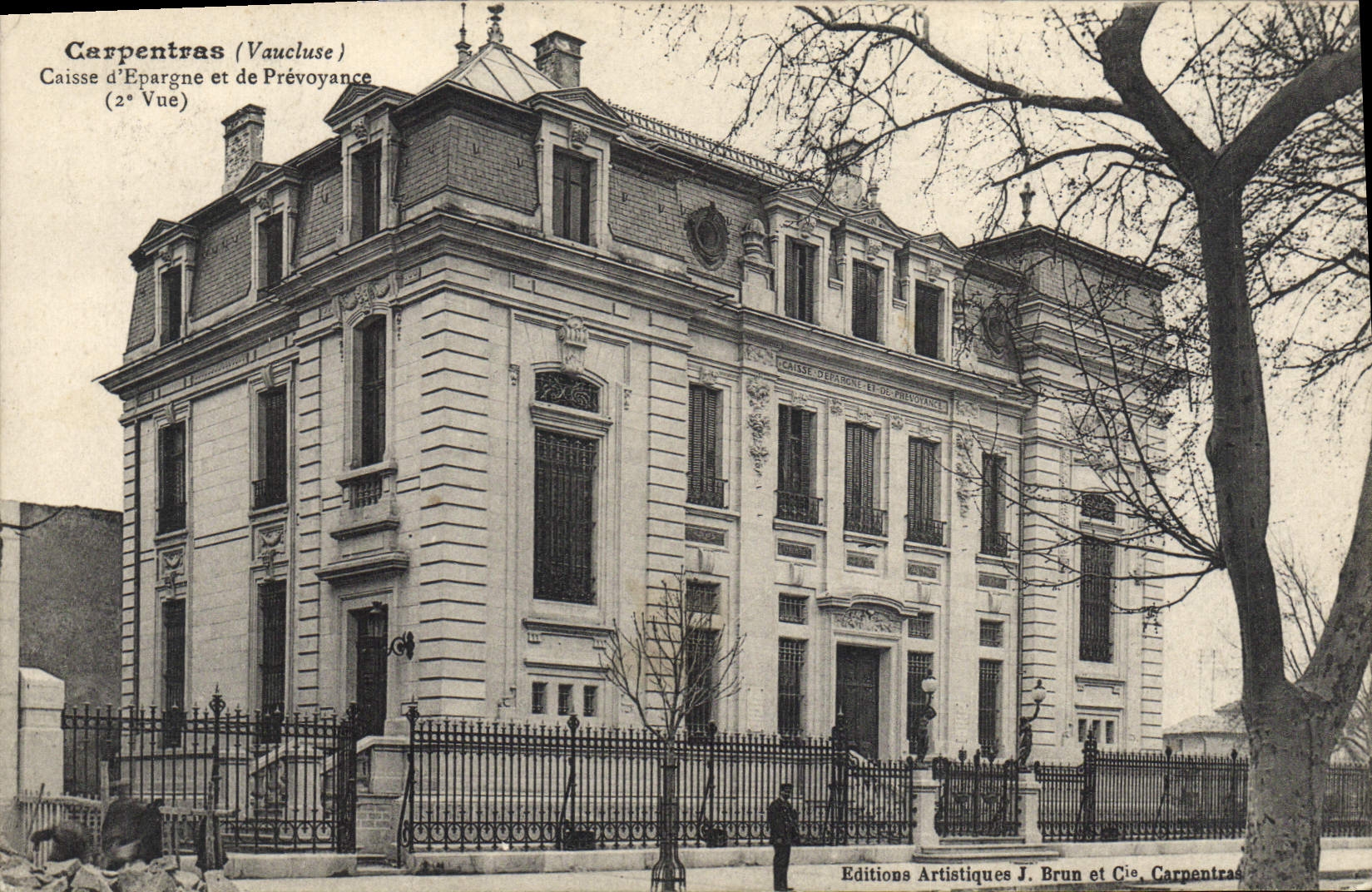 VINTAGE POSTCARD Carpentras Bank the Precaution and Savings bank