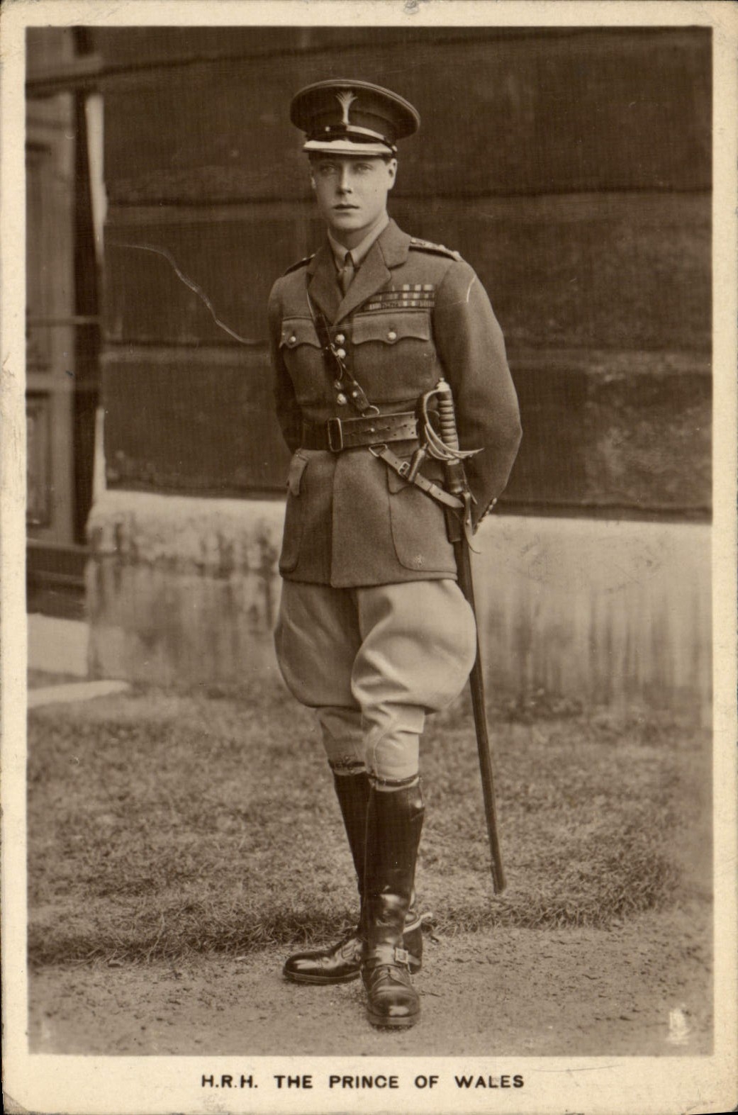 VINTAGE POSTCARD HRH The prince off Wales