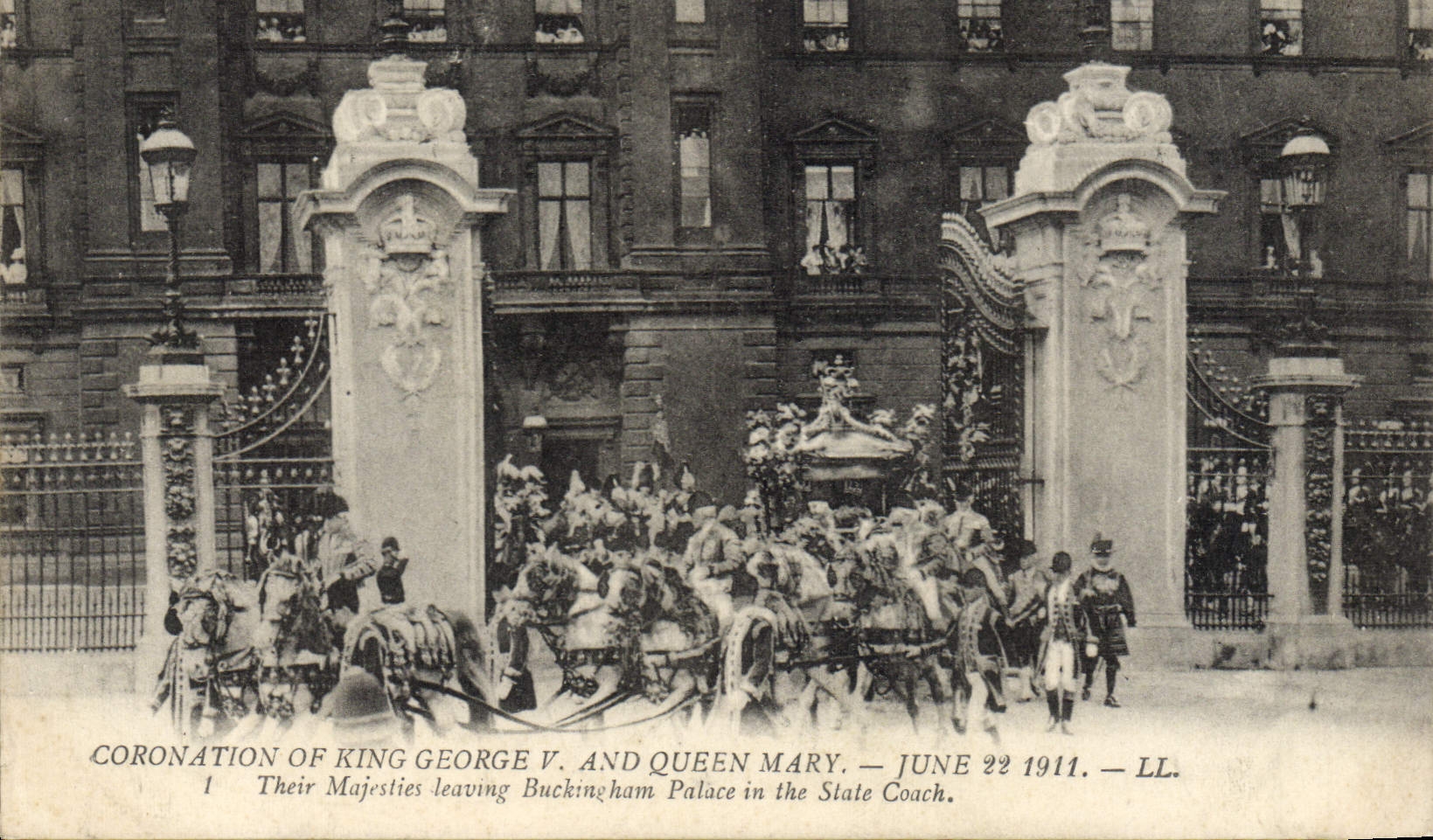 CPA Coronation of King George V and Queen Mary June 22 1912 Buckingham Palace in the Ste Coach