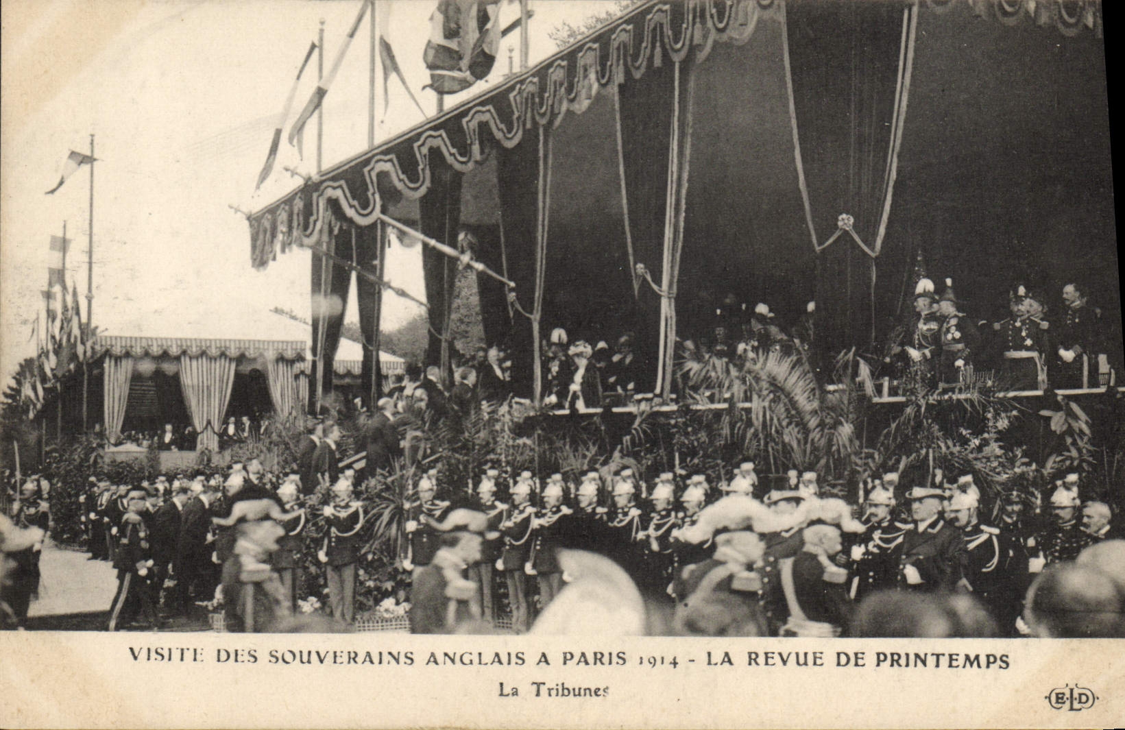 CPA Visite des souverains anglais a Paris 1914 La revue de Printemps La tribune
