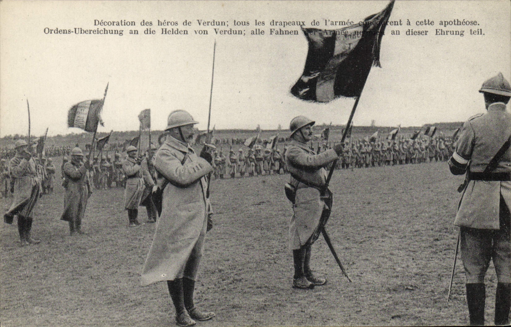 Decoración de Militaria de la POSTAL de la VENDIMIA de los feros de Verdún