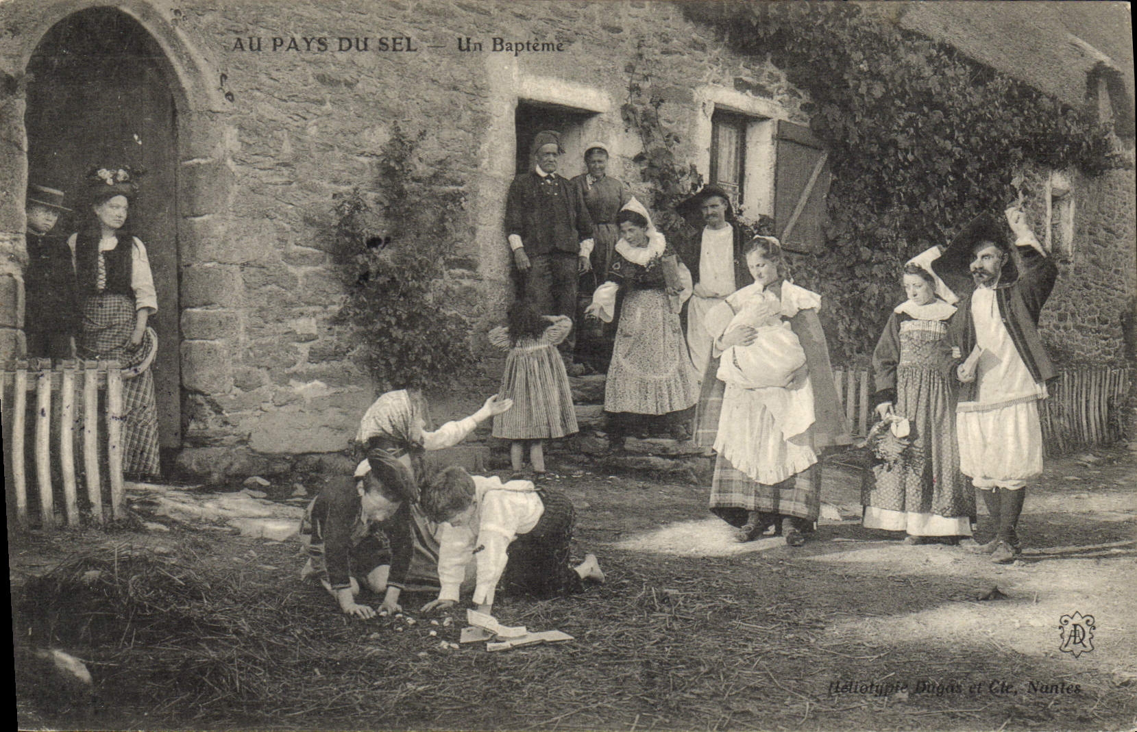CPA Folklore Marais salants Au pays du sel Un bapteme